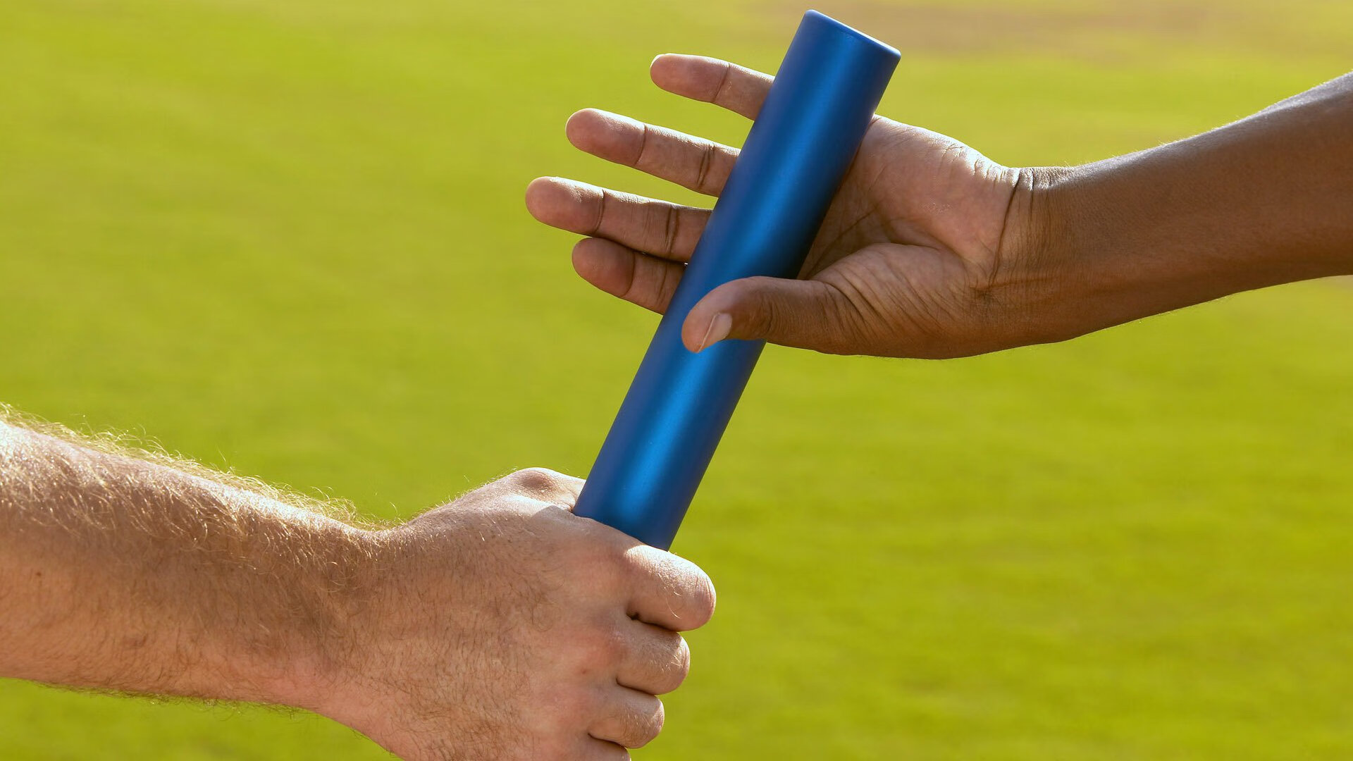 伤病潮来袭教练面临人员调配难题考验应变能力，教练员赛场应变