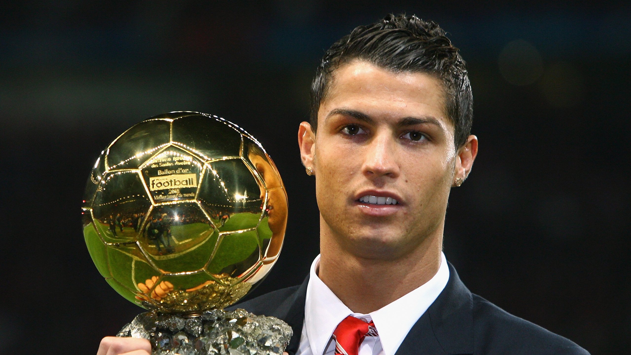 德甲争冠激战：节奏快、技巧高，场面火热，德甲打法